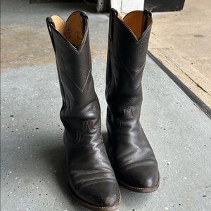 Size 9 Dark Brown Western Boots for women Justin’s